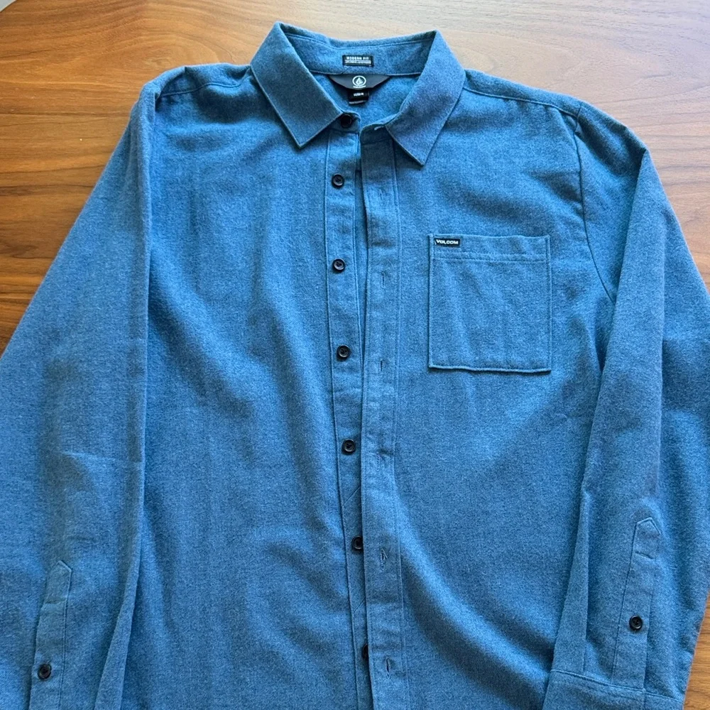 Volcom men’s shirt - med - Picture 1 of 3